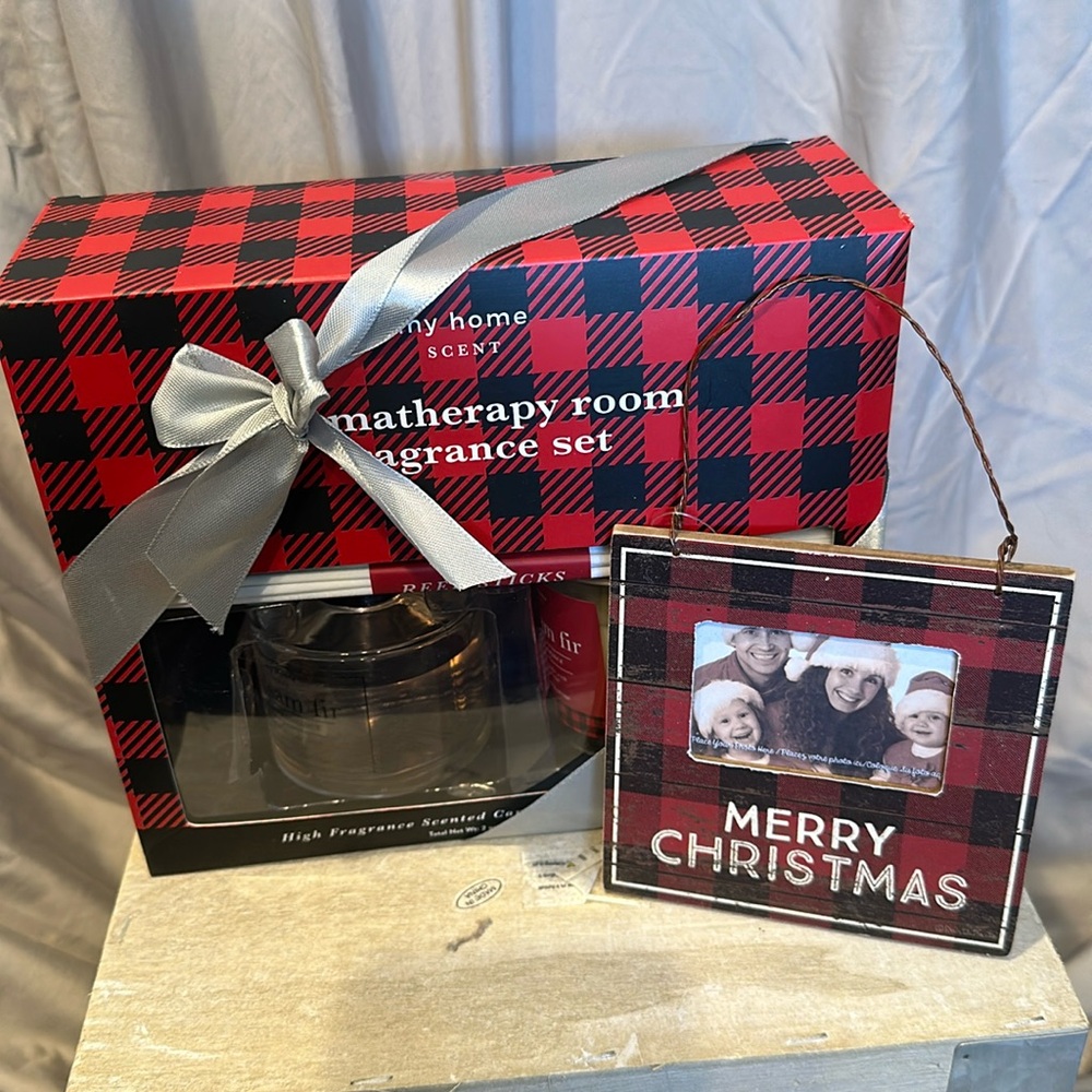 NWT: Aromatherapy Set W/ Ornament